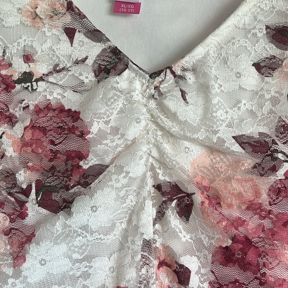 Floral Lace Top - Picture 3 of 6